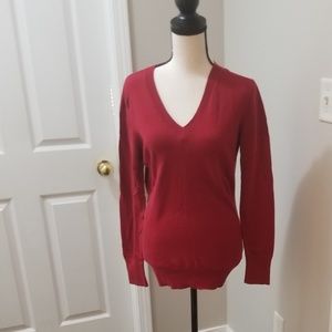 Gap sz M Red V- neck long sleeve sweater top